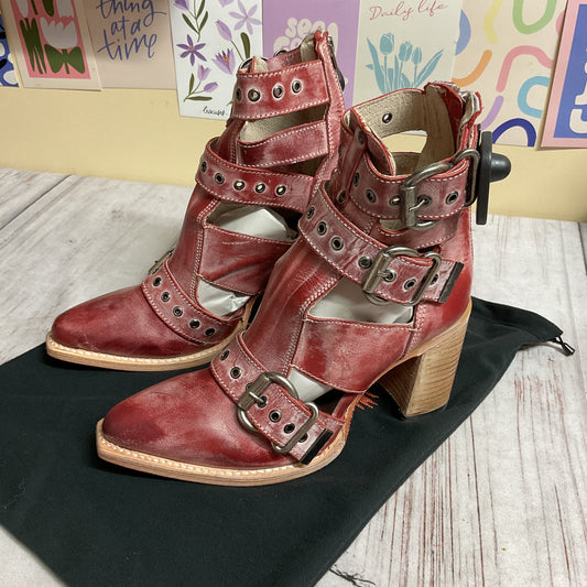 Shoes Heels Block By Freebird In Red, Size:9