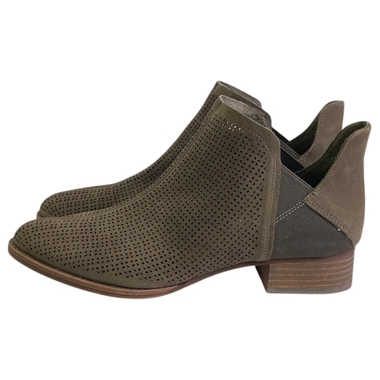 BOOTS ANKLE HEELS by VINCE CAMUTO In BROWN, Size: 11