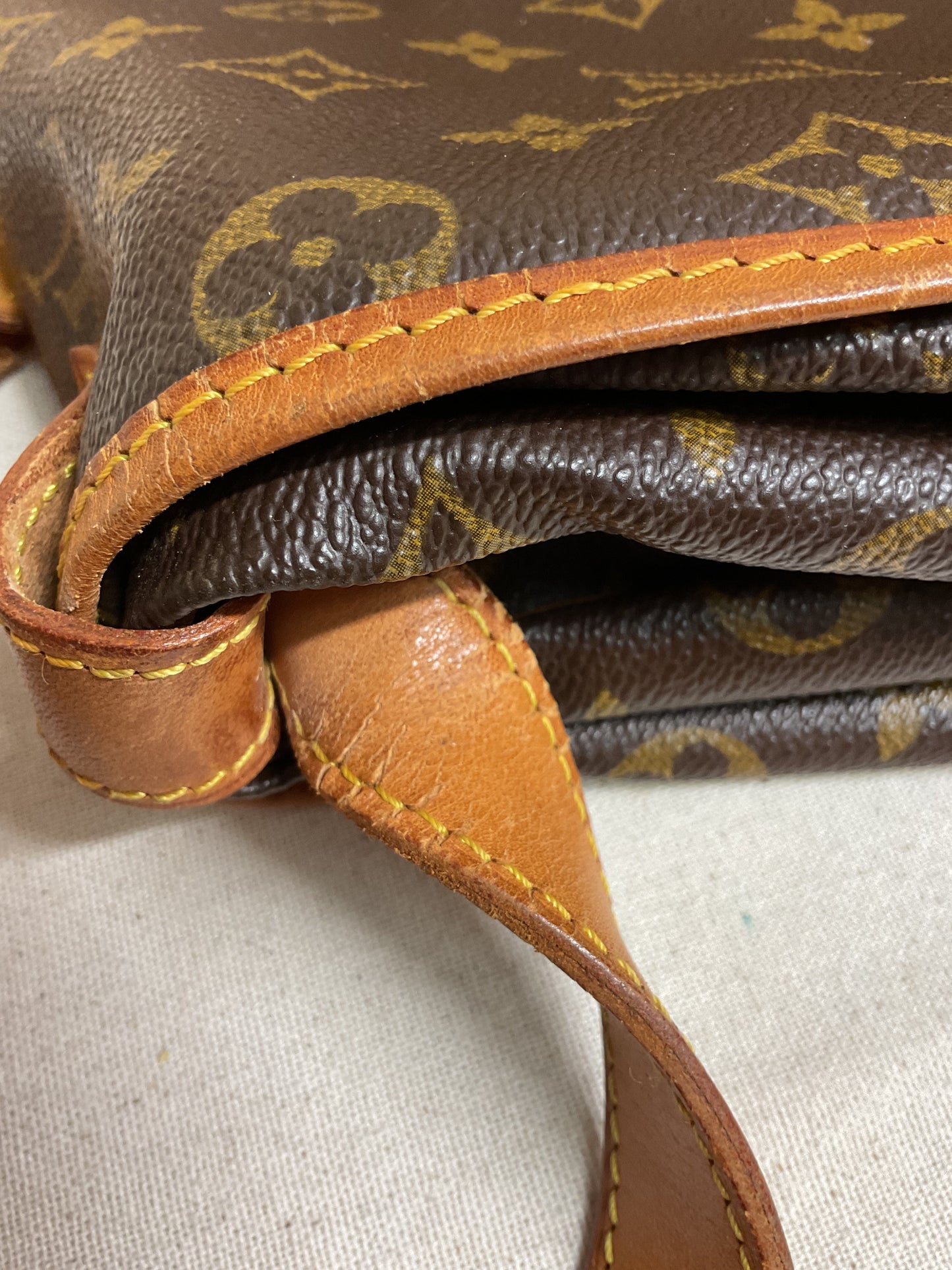 Crossbody Luxury Designer By Louis Vuitton In Brown, Size:Large