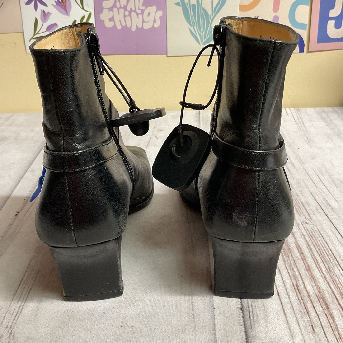 Boots Luxury Designer By Ferragamo In Black, Size:8