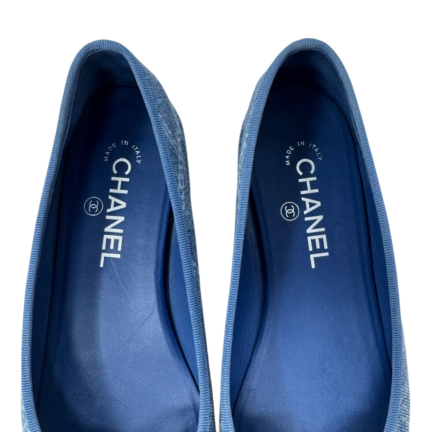 Printed Denim Cap Toe Ballerina Flats Shoes Luxury Designer By Chanel In Blue Denim, Size: 39.5