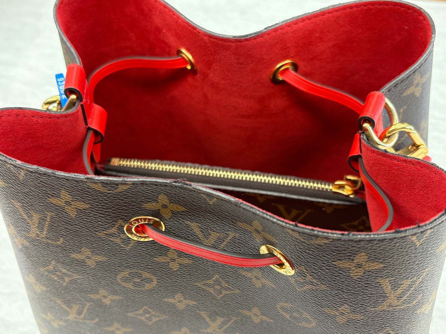 Handbag Luxury Designer By Louis Vuitton, Size: Small