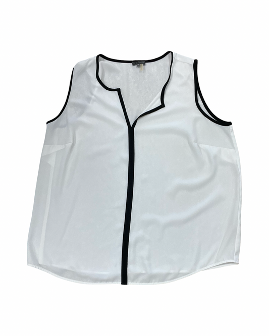Top Sleeveless By Vince Camuto In White, Size:2X
