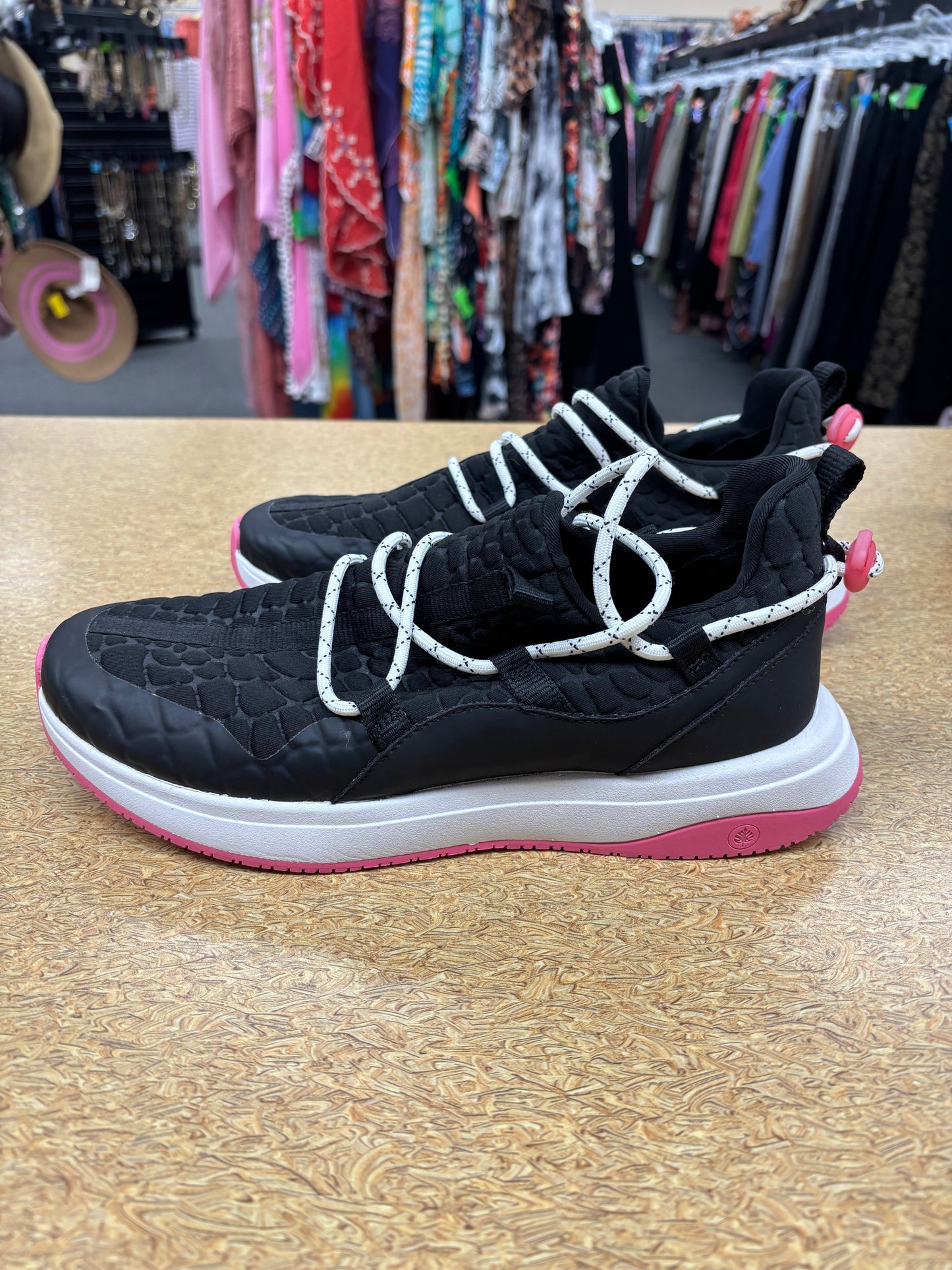 Shoes Athletic By Nurture In Black, Size:9.5