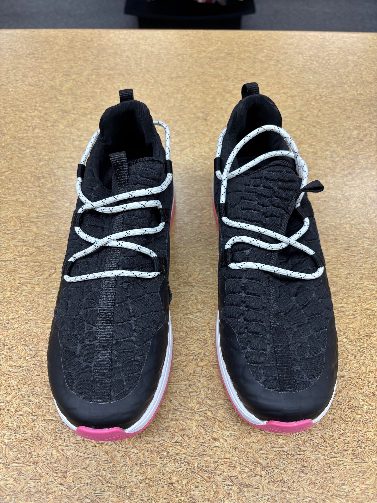 Shoes Athletic By Nurture In Black, Size:9.5