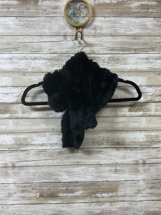 Scarf Winter By J Mclaughlin In Black