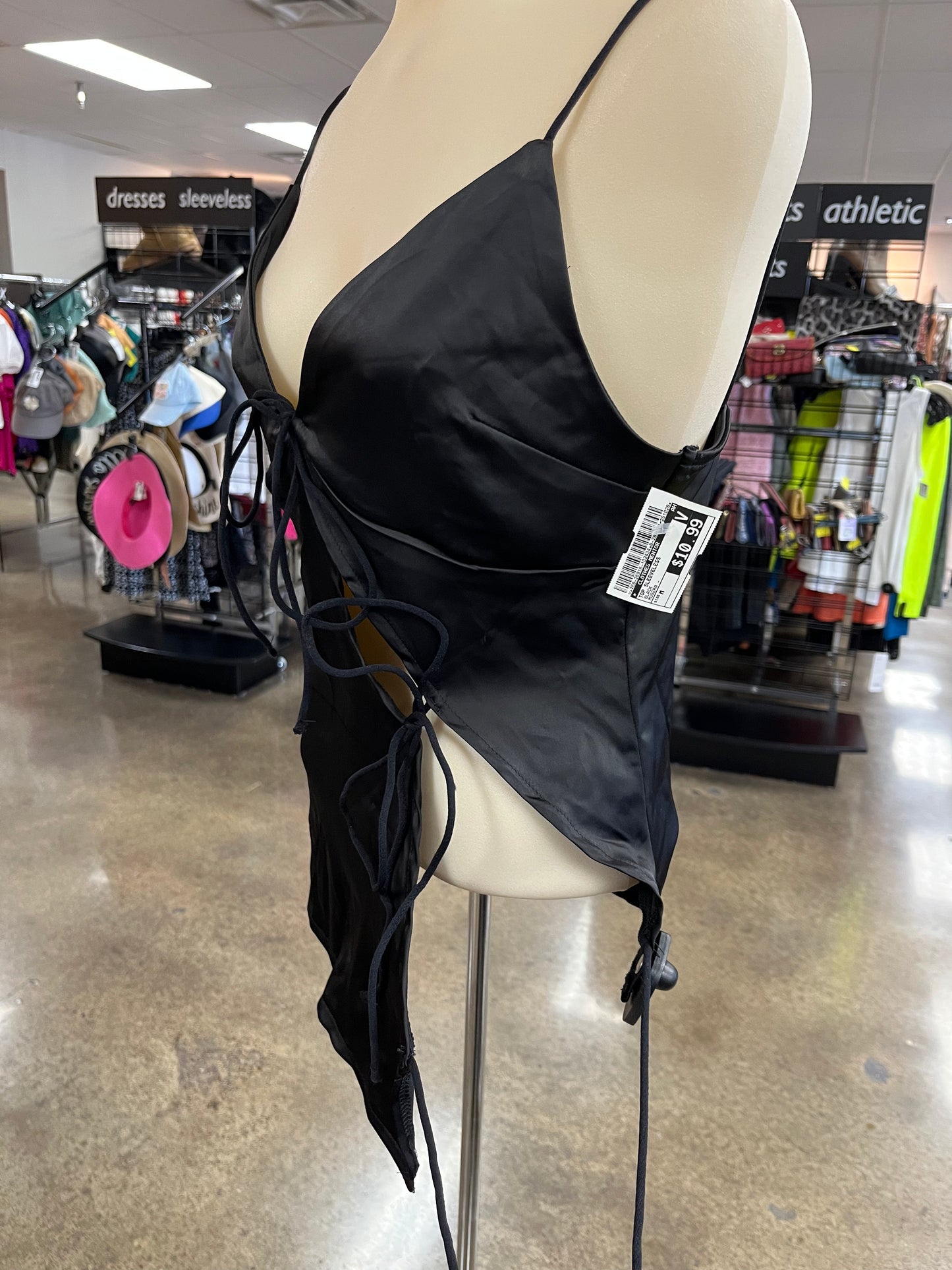 Top Sleeveless By Clothes Mentor In Black, Size:M