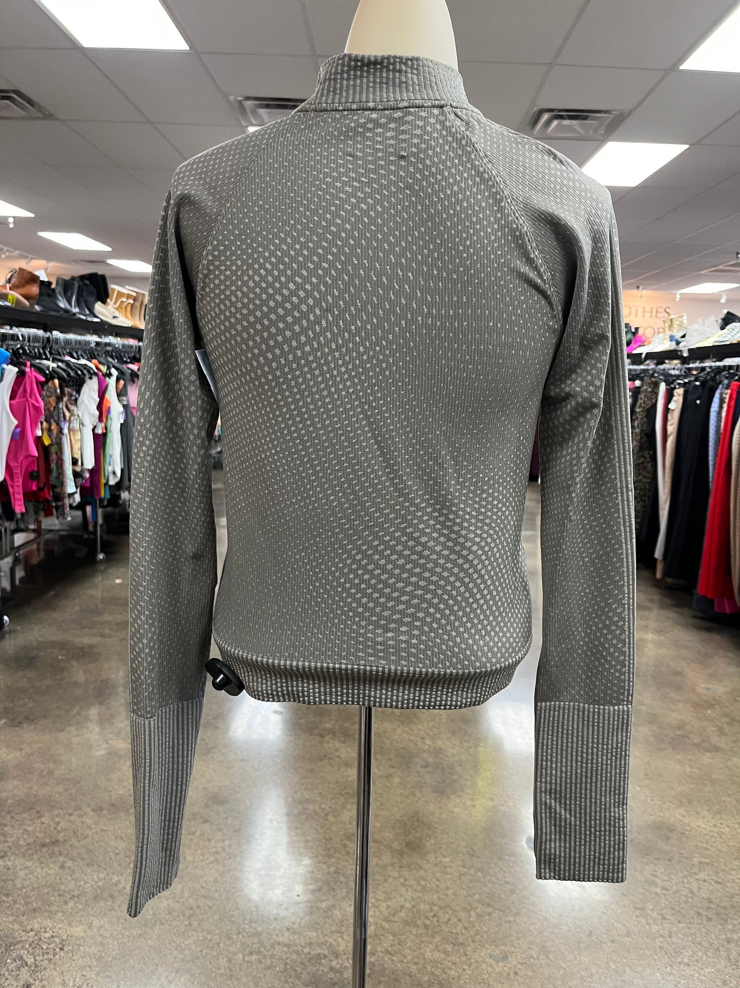 Athletic Top Ls Collar By Lululemon In Green, Size:4