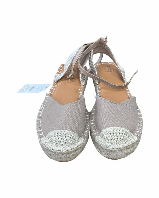 Sandals Flats By Time And Tru In Tan, Size:9.5