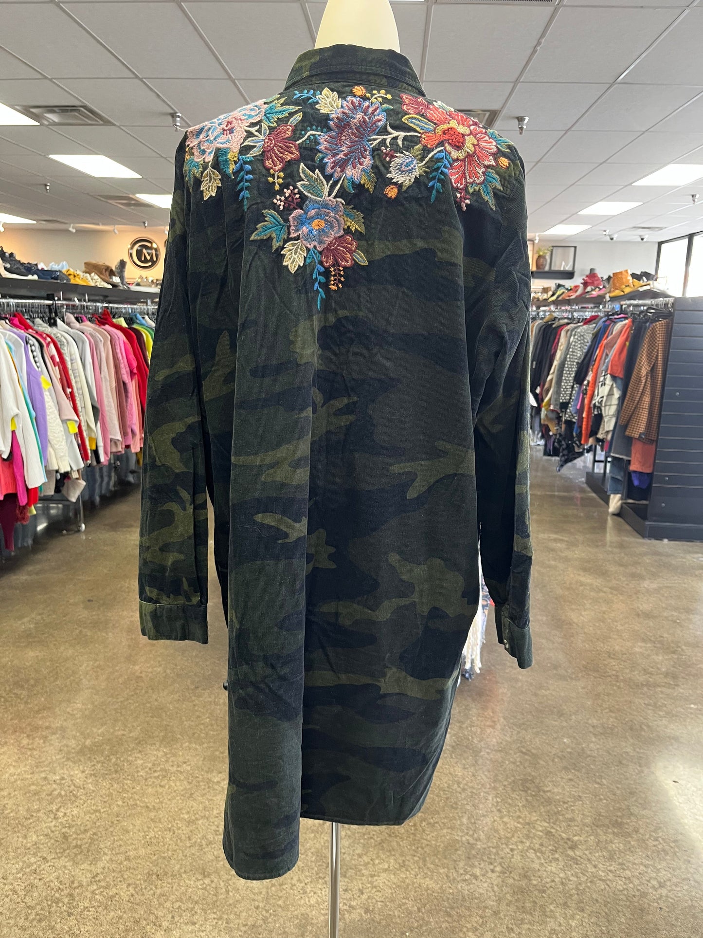 Dress Casual Short By Johnny Was In Camouflage Print, Size:L