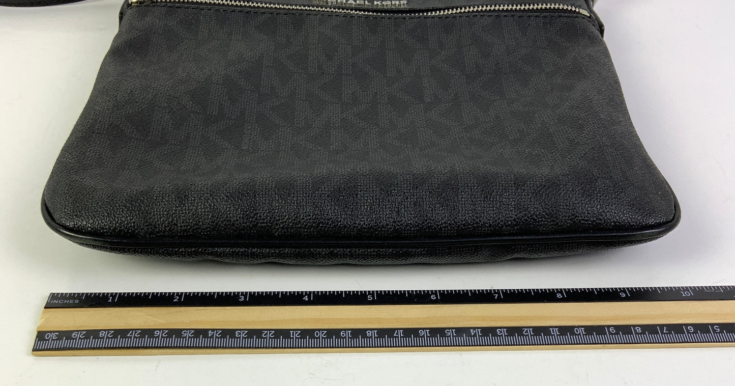 Crossbody Designer By Michael Kors In Black, Size:Medium