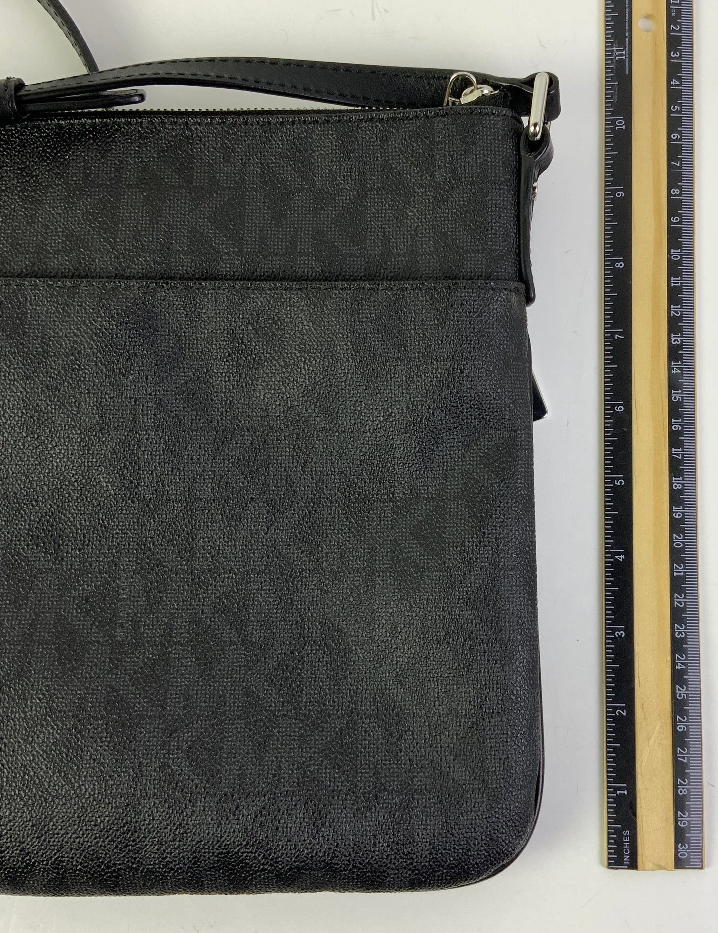 Crossbody Designer By Michael Kors In Black, Size:Medium