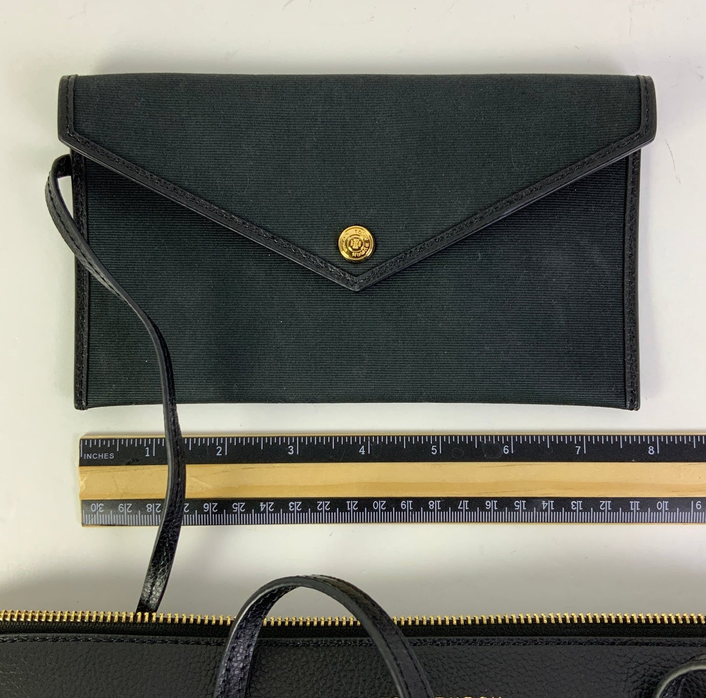 Handbag Designer By Tory Burch In Black, Size:Medium