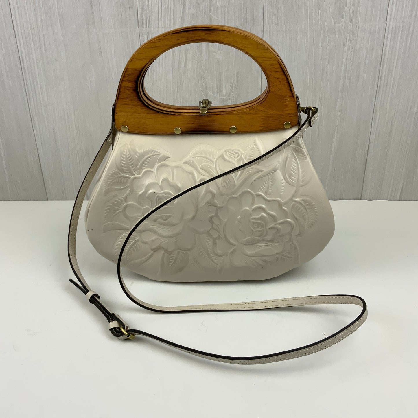 Crossbody Designer By Patricia Nash In White, Size:Medium