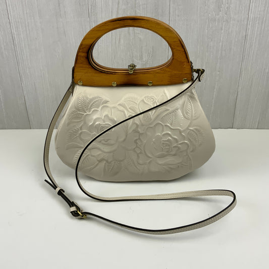 Crossbody Designer By Patricia Nash In White, Size:Medium