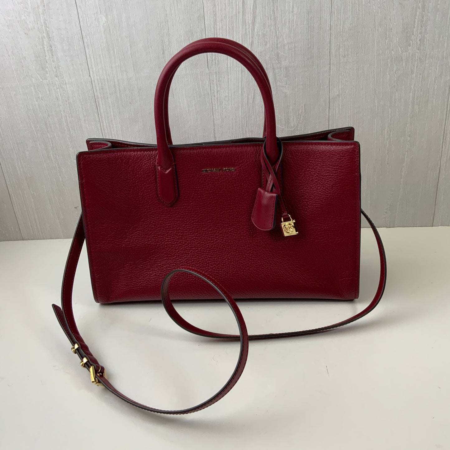 Handbag Designer By Michael Kors In Red, Size:Medium