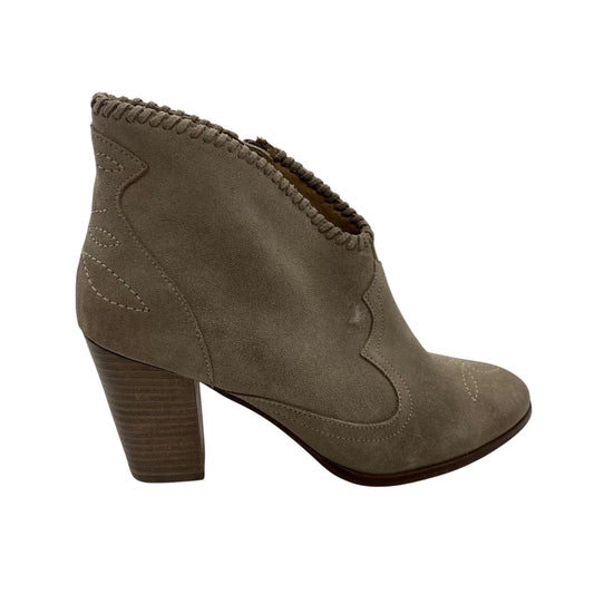 Boots Ankle Heels By Clothes Mentor In Tan, Size:8.5