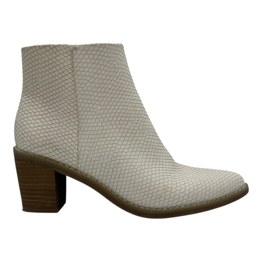 Boots Ankle Heels By Universal Thread In White, Size:6.5