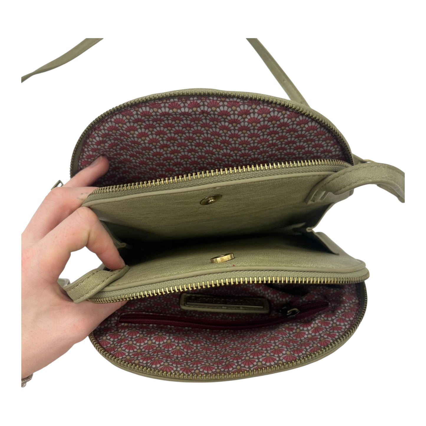 Crossbody By Clothes Mentor In Green, Size:Medium