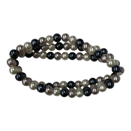 Bracelet Beaded By Clothes Mentor In Black & Cream