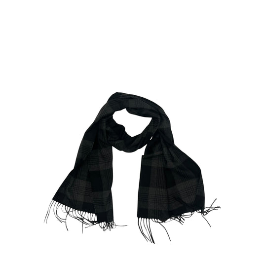 Scarf Winter By    Clothes Mentor In Plaid Pattern