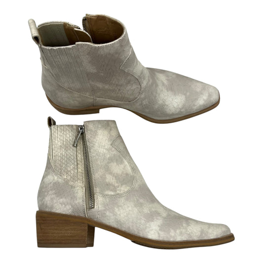 Boots Ankle Heels By Donald Pliner In Cream, Size:8