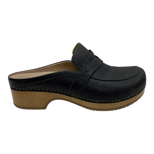 Shoes Flats By Dansko In Black, Size:7.5
