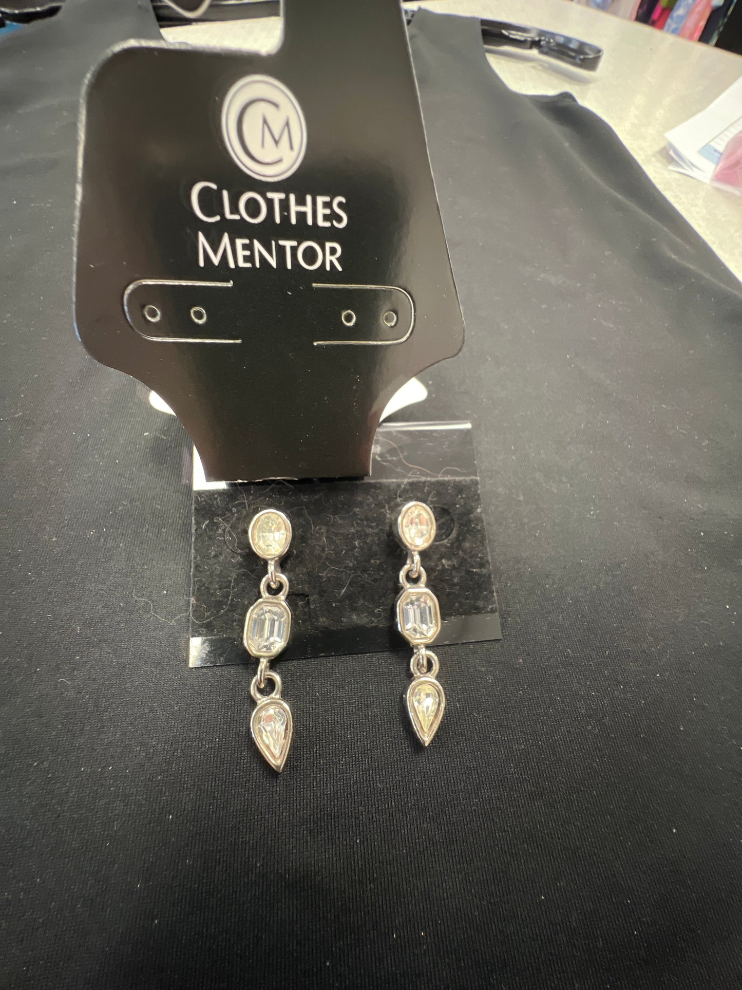 Earrings Dangle/drop By Clothes Mentor