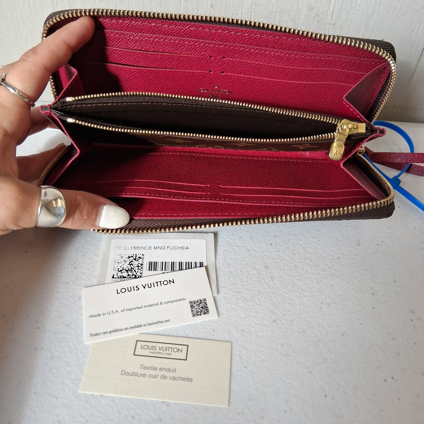 Wallet Luxury Designer By Louis Vuitton, Size: Large